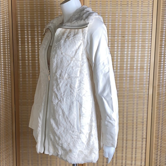 Dennis Basso Faux Fur Zip Front Jacket with Zip-Off Sleeves Size XXS - Picture 3 of 6